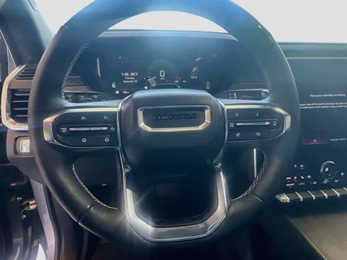 Used 2024 GMC Acadia Denali w/ Super Cruise Package FWD image 11