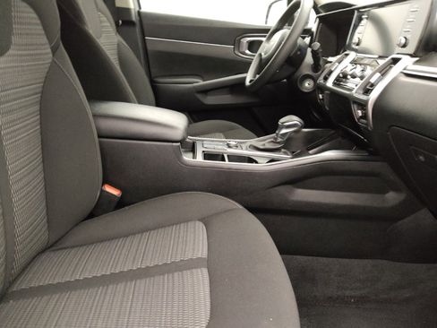 Used 2023 Kia Sorento LX image 21