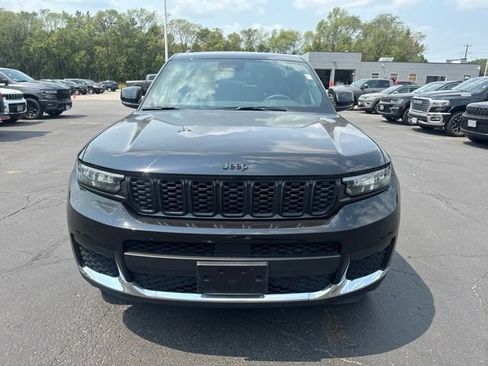 Used 2023 Jeep Grand Cherokee L Laredo AWD/4WD image 2