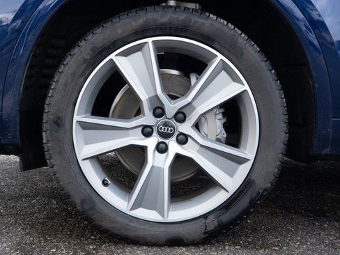 Certified 2025 Audi Q5 2.0T Premium w/ Convenience Plus Package image 12