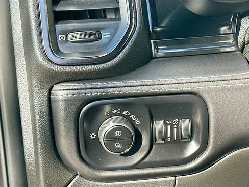 Used 2025 RAM 3500 Limited image 11