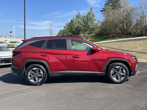 Certified 2025 Hyundai Tucson SEL FWD image 2