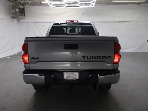 Used 2018 Toyota Tundra SR5 AWD/4WD image 6