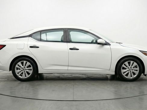 Used 2025 Nissan Sentra S image 11