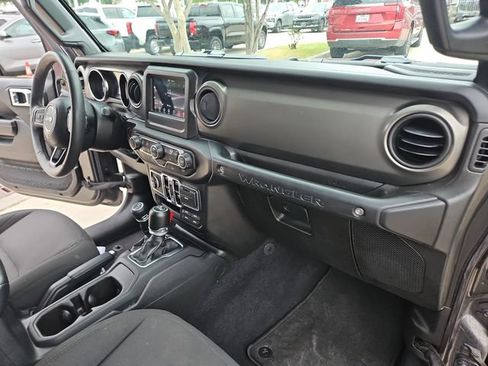 Used 2023 Jeep Wrangler Unlimited Sport AWD/4WD image 25
