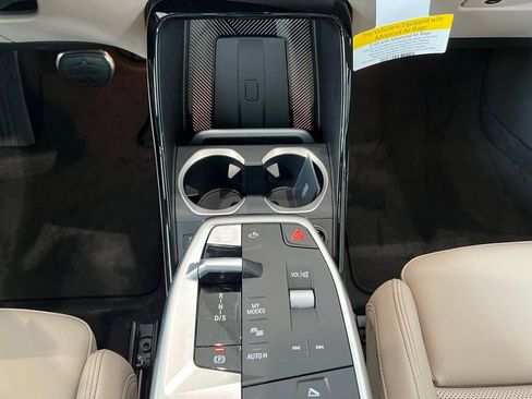 Used 2025 BMW X1 xDrive28i w/ Premium Package image 11