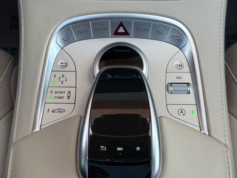Used 2017 Mercedes-Benz Maybach S 550 4MATIC image 32