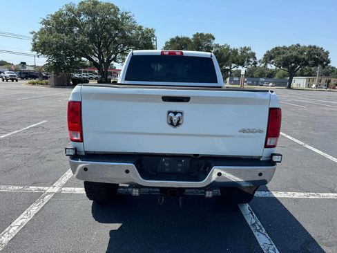 Used 2018 RAM 2500 Tradesman w/ Chrome Appearance Group image 7
