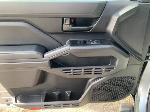 Used 2026 Toyota Tacoma SR w/ SR Upgrade Package image 12