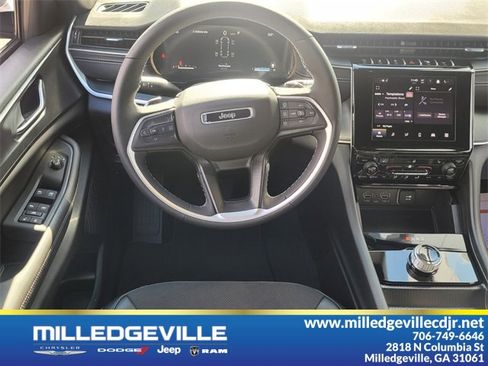 New 2024 Jeep Grand Cherokee L Altitude image 8