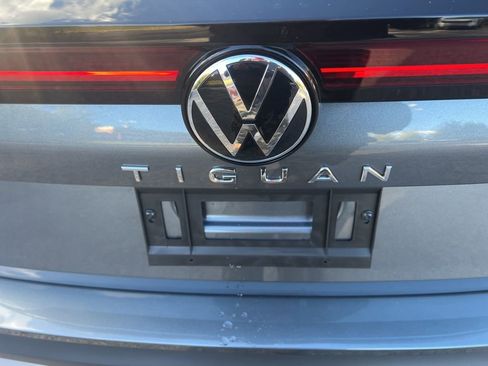 New 2026 Volkswagen Tiguan SE image 9
