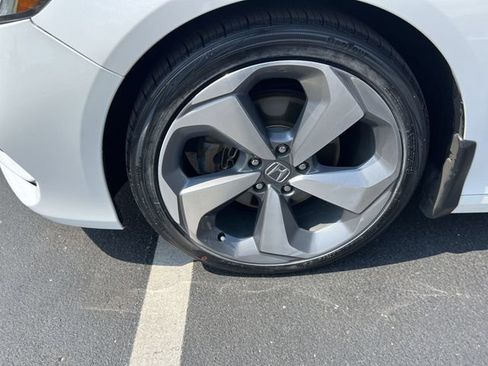 Used 2020 Honda Accord Touring image 8