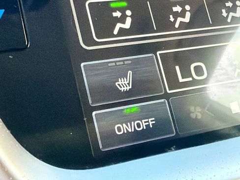 Used 2025 Subaru Outback Premium image 26