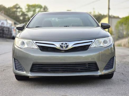 Used 2012 Toyota Camry LE image 10