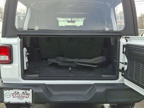 Used 2022 Jeep Wrangler Unlimited Sport image 28