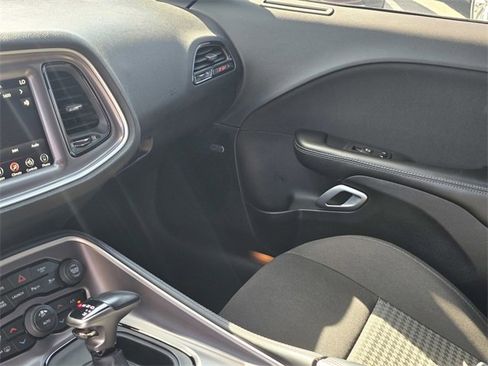 Used 2021 Dodge Challenger R/T Scat Pack w/ Scat Pack Stripe image 20