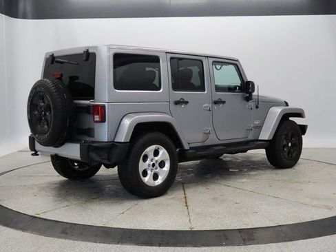 Used 2014 Jeep Wrangler Unlimited Sahara w/ Connectivity Group AWD/4WD image 5