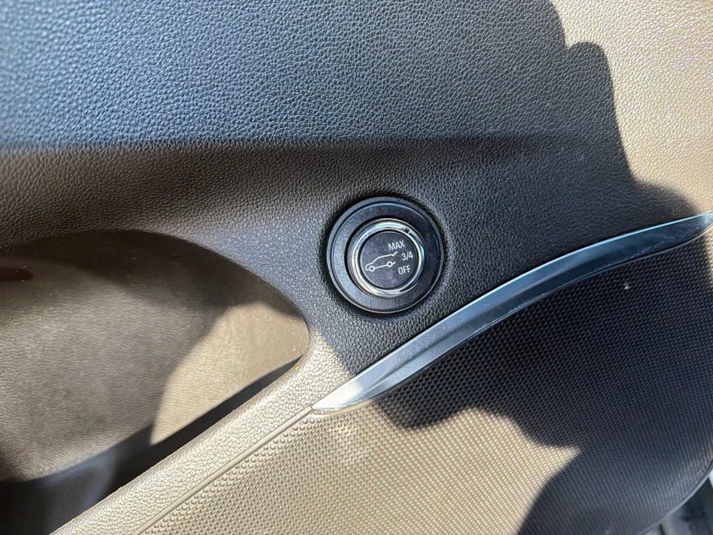 Used 2023 Buick Enclave Essence w/ Sport Touring Edition FWD image 19