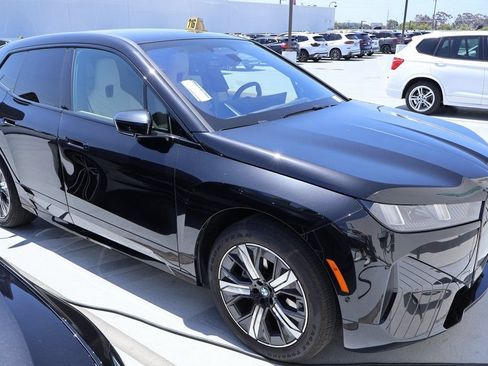 Certified 2026 BMW iX xDrive45 AWD/4WD image 4