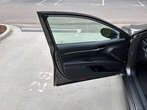 Used 2024 Toyota Camry SE FWD image 14