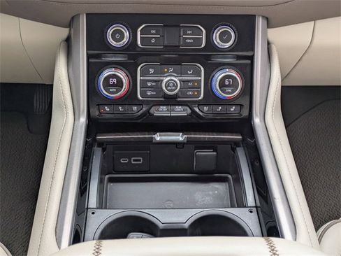 Used 2022 GMC Yukon Denali image 22