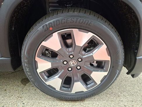 New 2026 Honda Pilot Touring image 5