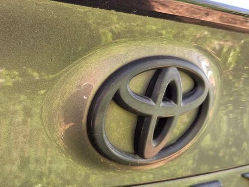 Used 2019 Toyota Camry SE image 12