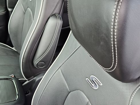 New 2026 Chrysler Pacifica Limited w/ Uconnect Theater Family Group image 26