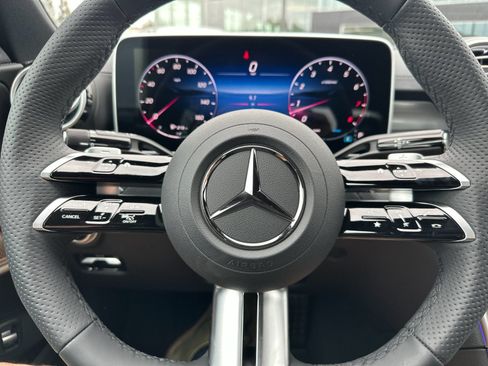 Used 2025 Mercedes-Benz C 300 4MATIC Sedan image 26