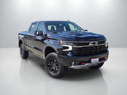 Used 2025 Chevrolet Silverado 1500 ZR2 w/ Technology Package image 1