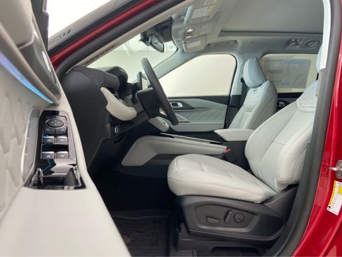 New 2026 Ford Explorer Platinum w/ LUX Leather Package AWD/4WD image 13
