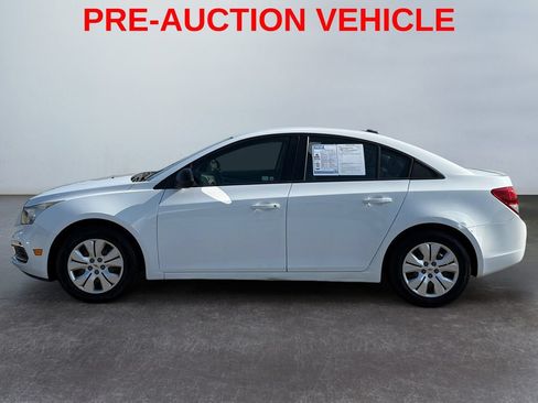 Used 2015 Chevrolet Cruze LS FWD image 6