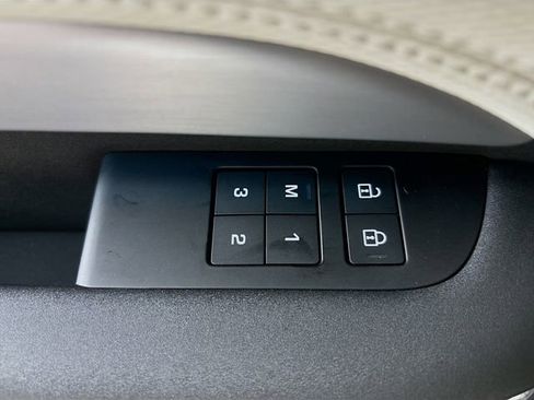 New 2026 Land Rover Discovery Dynamic SE AWD/4WD image 18