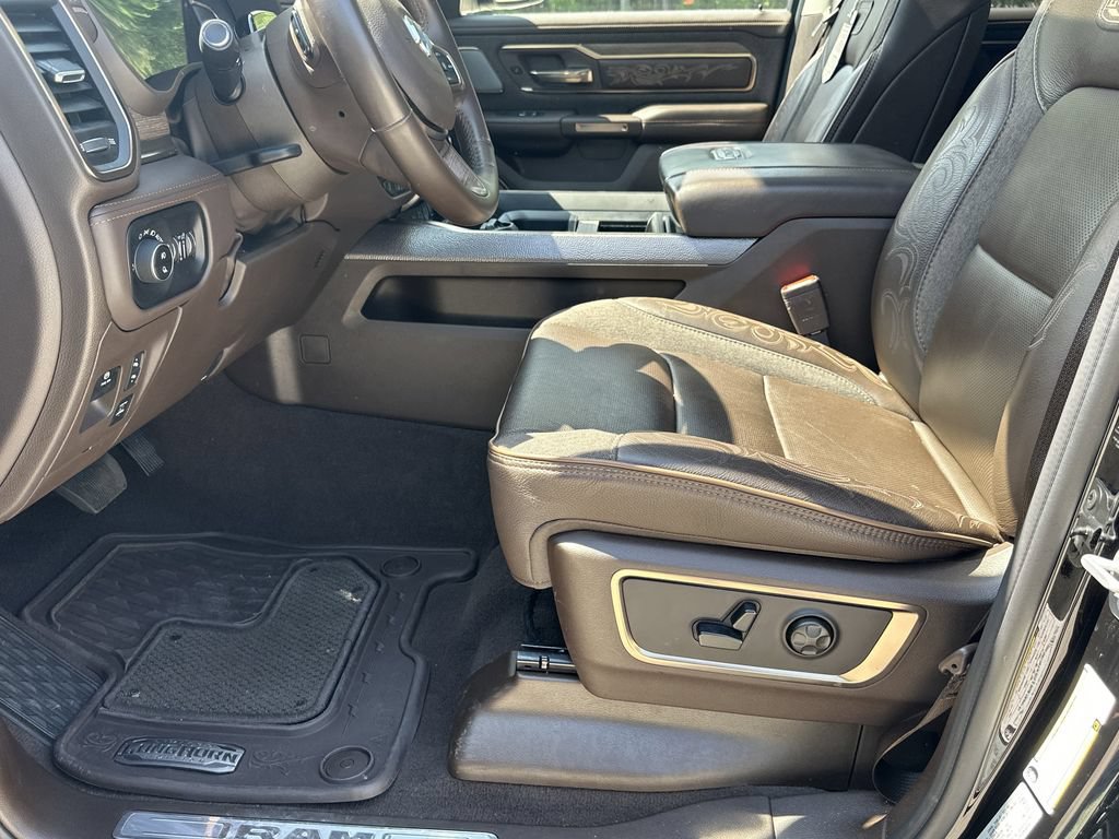 Used 2025 RAM 1500 Limited AWD/4WD image 9