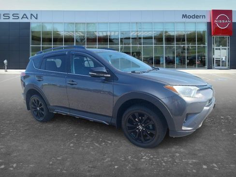 Used 2018 Toyota RAV4 Adventure AWD/4WD image 3