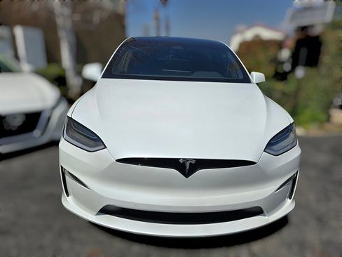 Used 2022 Tesla Model X image 7