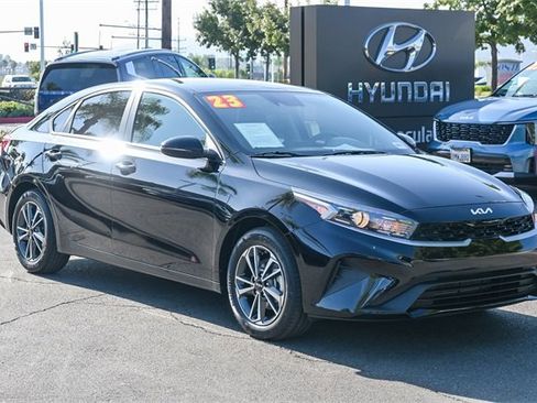 Used 2023 Kia Forte LXS w/ LXS Technology Package image 3