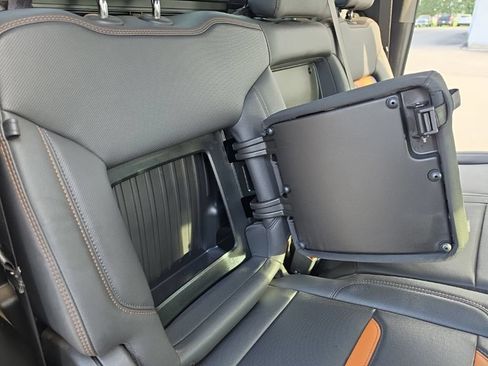 Used 2025 GMC Sierra 1500 AT4 w/ AT4 Premium Package AWD/4WD image 16