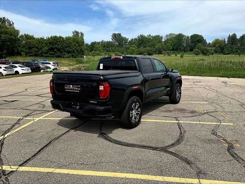 Used 2024 GMC Canyon AT4 w/ Technology Package AWD/4WD image 4