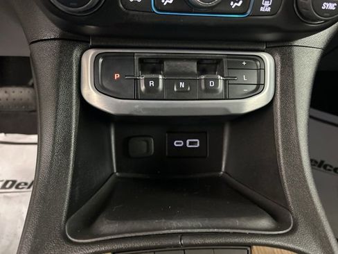 Used 2020 GMC Acadia SLE w/ Driver Convenience Package image 21