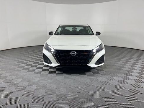 New 2025 Nissan Altima 2.5 SR image 3