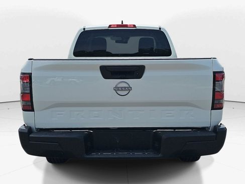 Used 2024 Nissan Frontier S RWD image 5