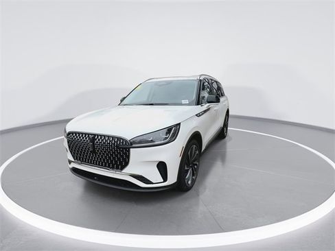 New 2026 Lincoln Aviator Reserve image 3