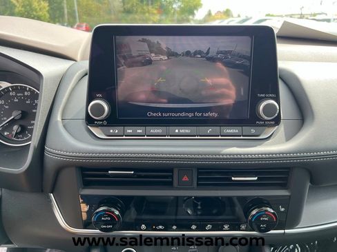 Certified 2023 Nissan Rogue SV w/ SV Premium B Package AWD/4WD image 12