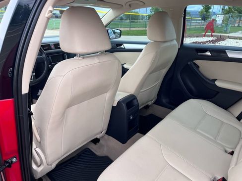 Used 2012 Volkswagen Jetta SEL FWD image 13