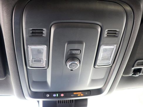 Used 2025 Chevrolet Tahoe LT AWD/4WD image 57