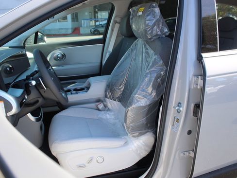 New 2026 Hyundai Ioniq 9 SE image 13