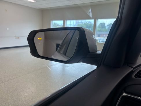 Used 2024 Chevrolet Equinox LT image 25