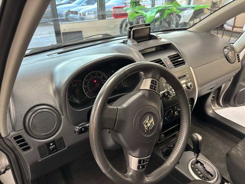 Used 2009 Suzuki SX4 AWD Hatchback image 13