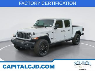 Certified 2025 Jeep Gladiator Nighthawk video 1